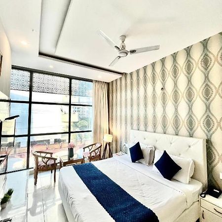 Hotel Hollywood Zirakpur Buitenkant foto