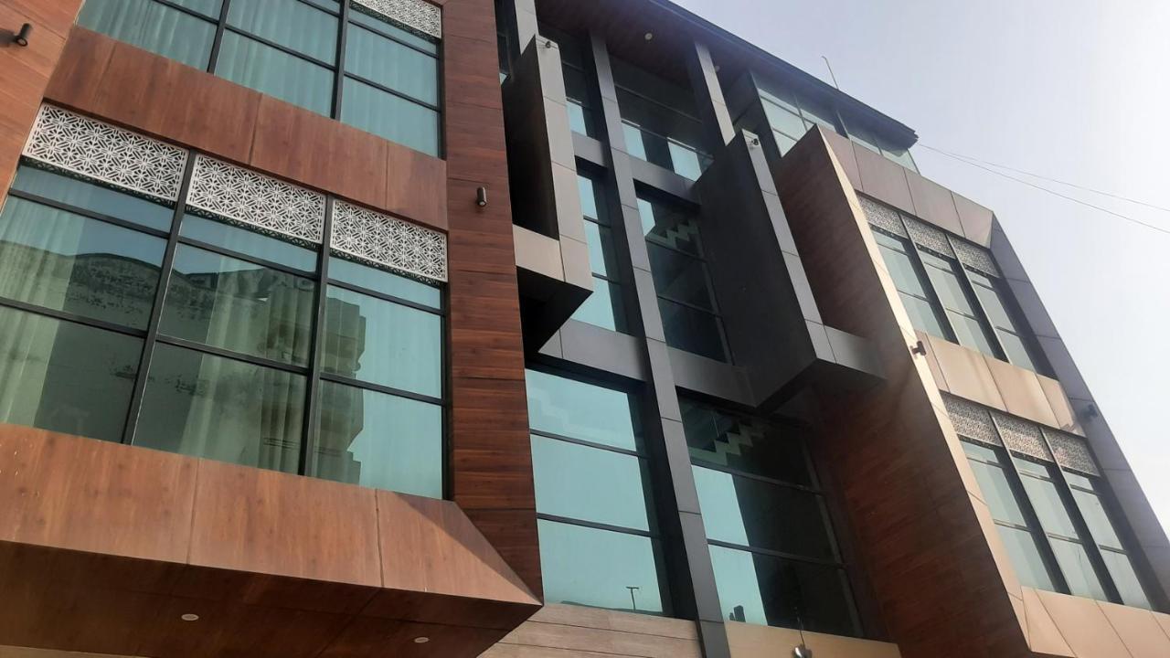 Hotel Hollywood Zirakpur Buitenkant foto