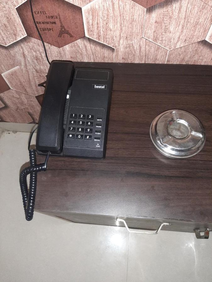 Hotel Hollywood Zirakpur Buitenkant foto