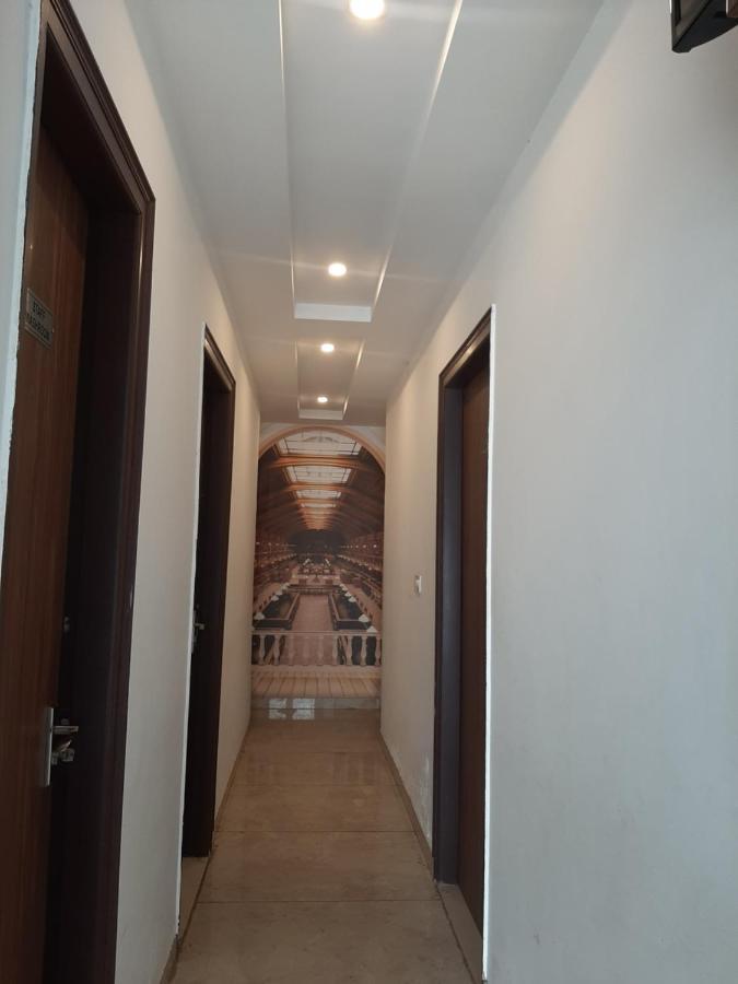 Hotel Hollywood Zirakpur Buitenkant foto