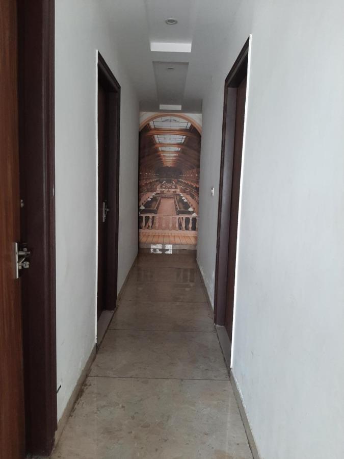 Hotel Hollywood Zirakpur Buitenkant foto